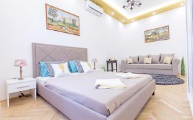 Real Apartments Zoltan